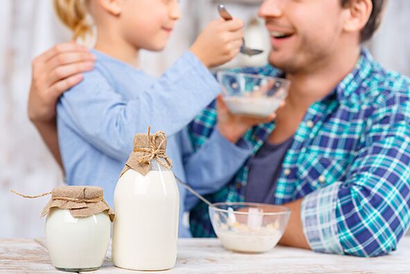 A diéta megköveteli a szervezet felkészítését a kefir étrendbe való fokozatos hozzáadásával